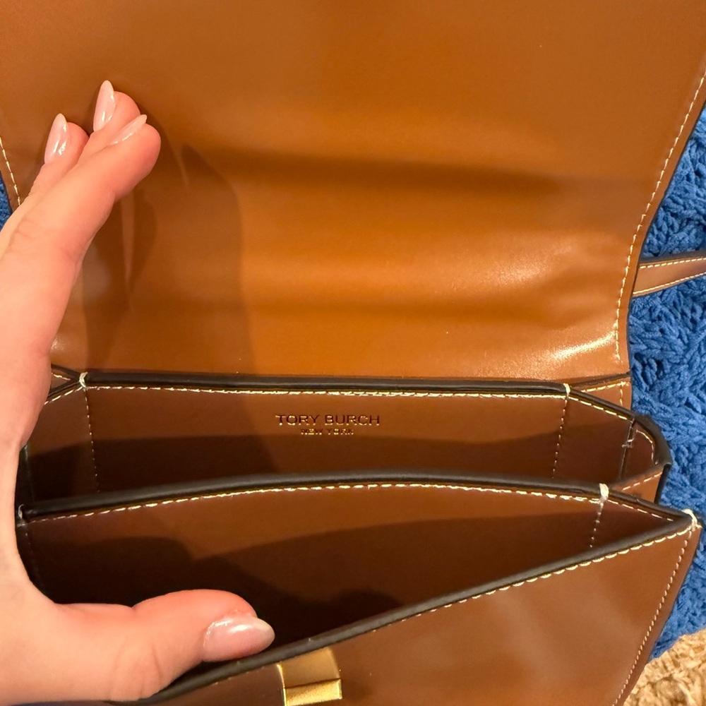 Tory Burch “Eleanor Slim Saddle Bag” - Picture 5 of 5